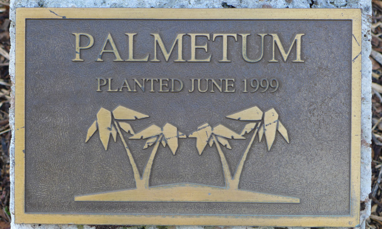 UM Palmetum Plaque